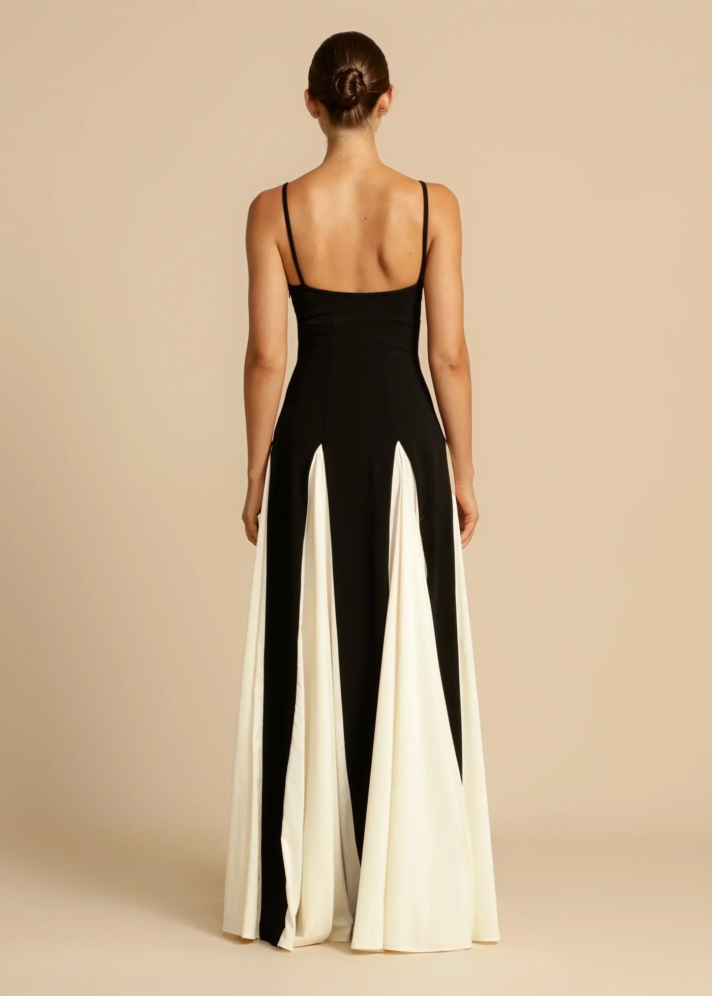 Tereza | Elegant Contrast Ruffles Maxi Dress