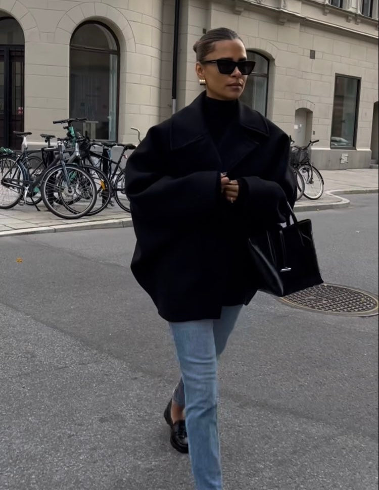Zaira | Abrigo oversize abotonado con bolsillos